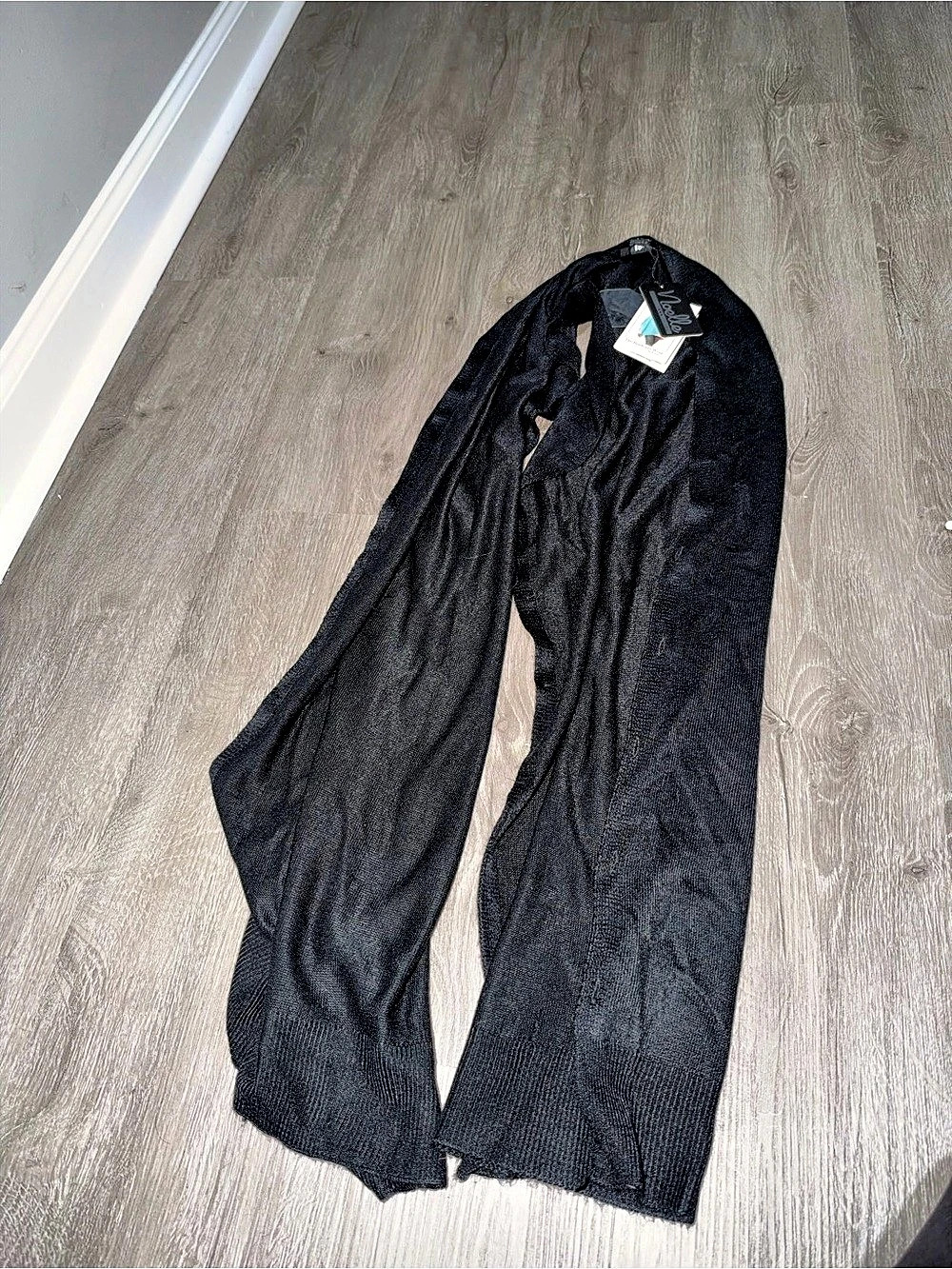 Noelle The Bordeaux Wrap Black One-Size Wrap NWT